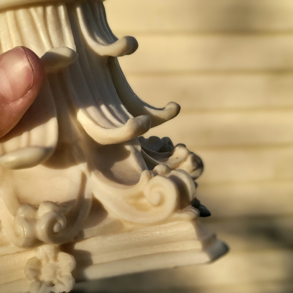 Rare Find "Greek" Candle Pedestal Carved Cream Marble Dust Blend Little Flowers - Picture 10 of 10